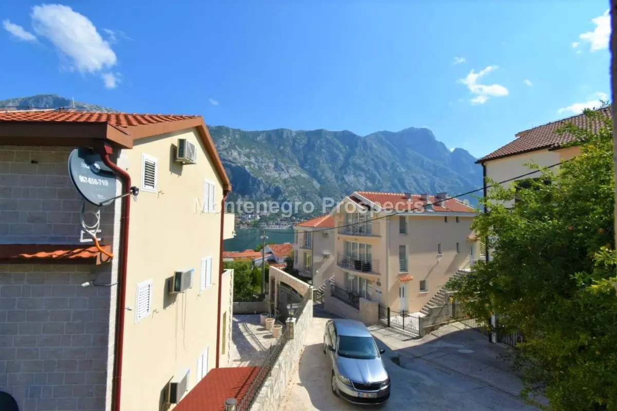 Дом в Прчань, 300м от моря, 11057, 4