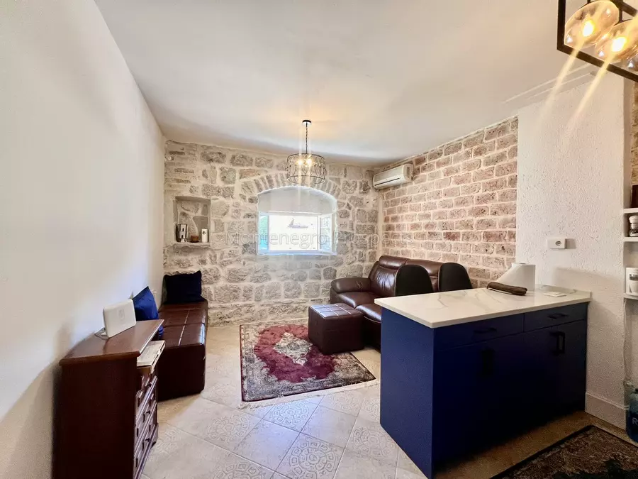 Renovated two bedroom apartment on the first line to the sea perast 13715 20